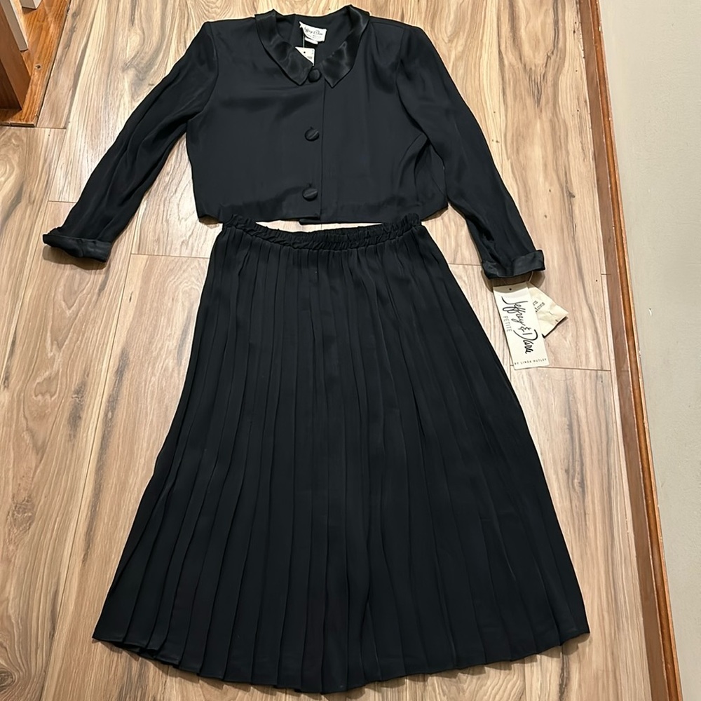 NWT Linda Hutley satin trimmed black suit